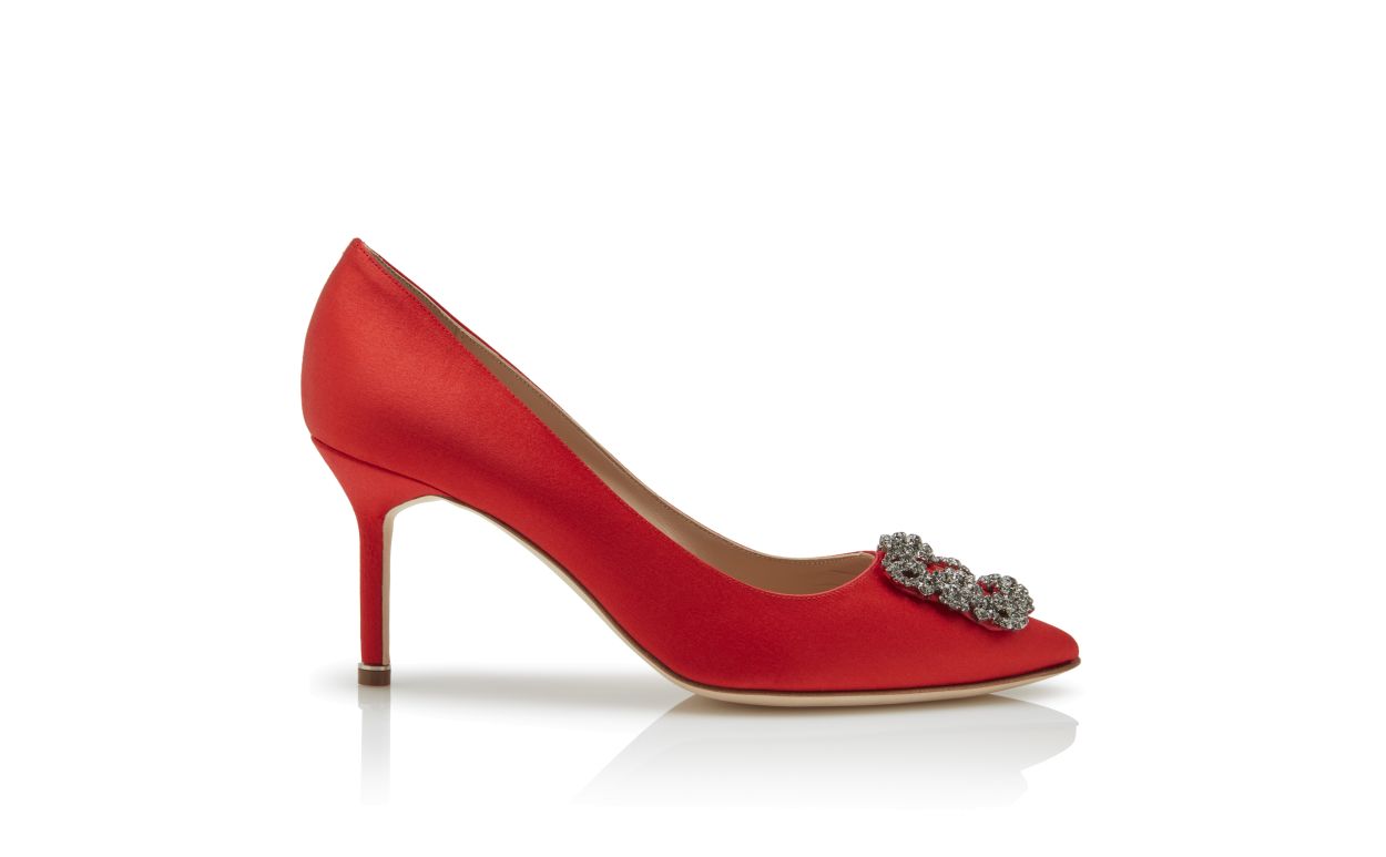 Rote Satin-Edelstein-Schnalle-Pumps