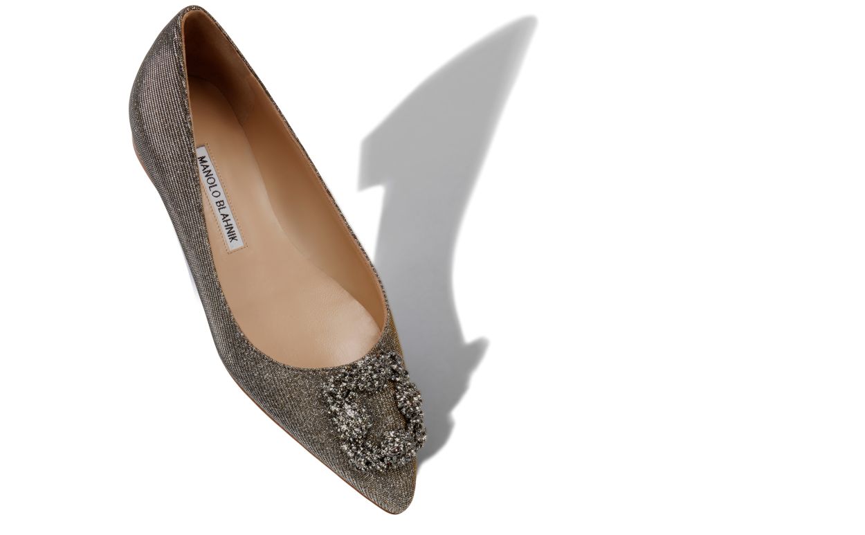 Dunkelgoldenes Glitzerstoff-Prunk-Schuh mit Steckverschluss