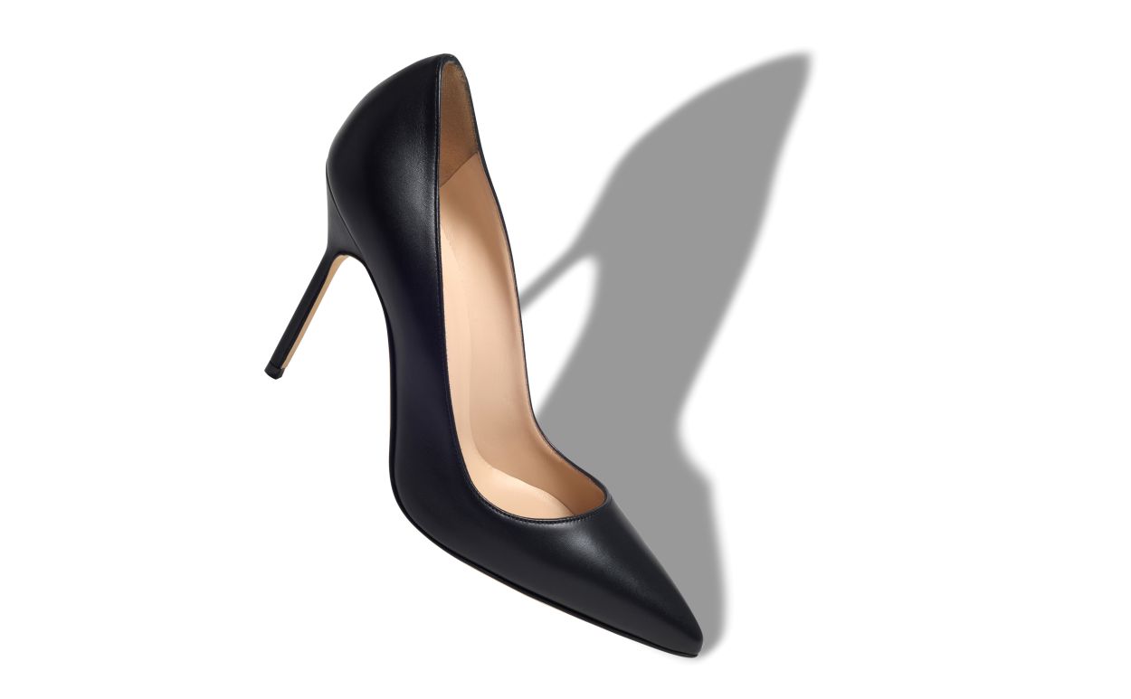 Schwarze Nappa-Leder-Pumps mit spitzem Absatz