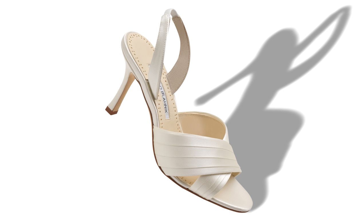 Leichtcremefarbene Satin-Steppdetail-Slingback-Sandalen
