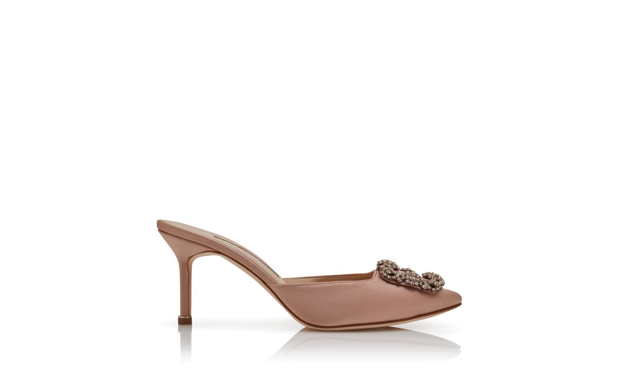 Beige Satin-Steppschuhe mit Juwel-Schnalle