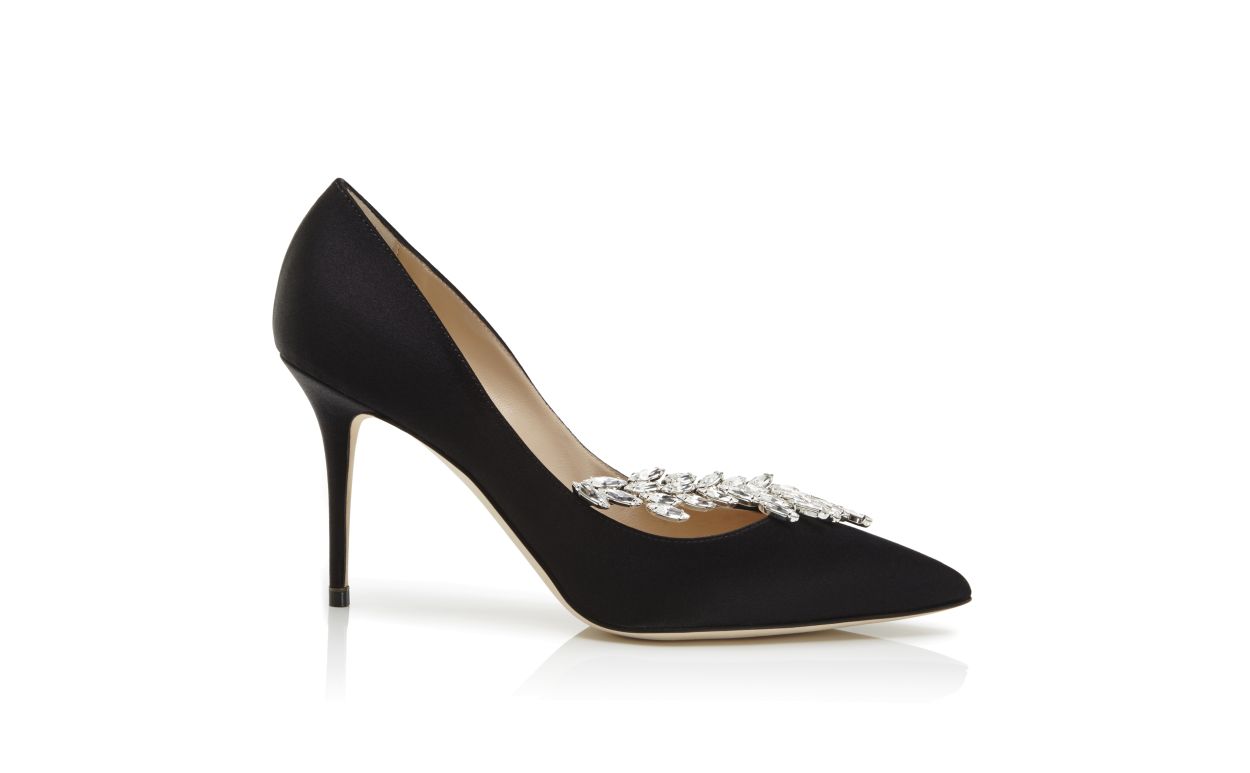 Schwarze Satin-Perlen-Schnürschuhe