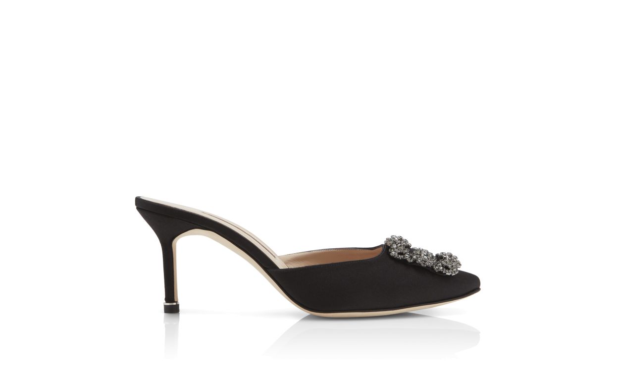 Schwarze Satin-Edelstein-Schnalle-Mules