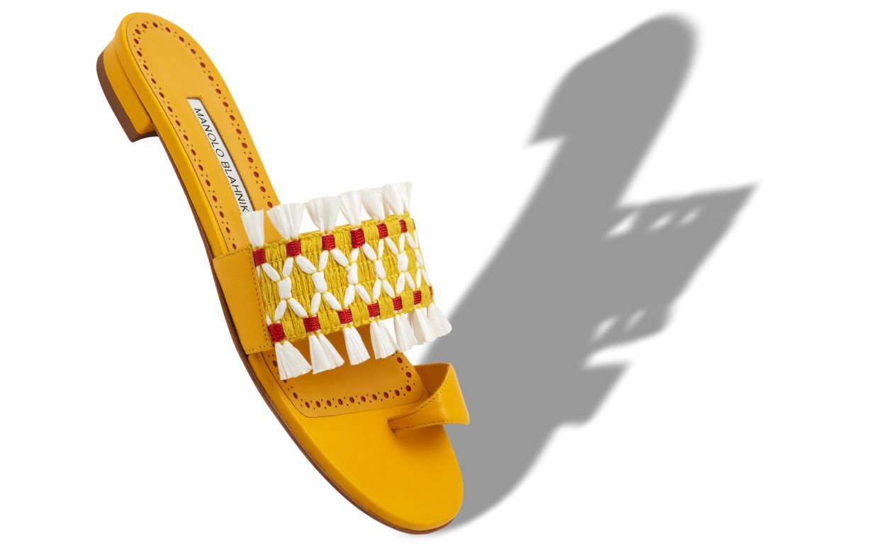 Gelbe Nappa-Leder-Flachschuhe mit Raffia-Details