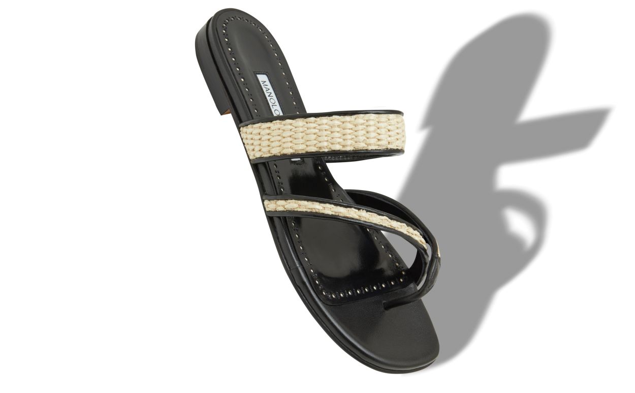 Schwarze und Beige Raffia-Flachsandalen