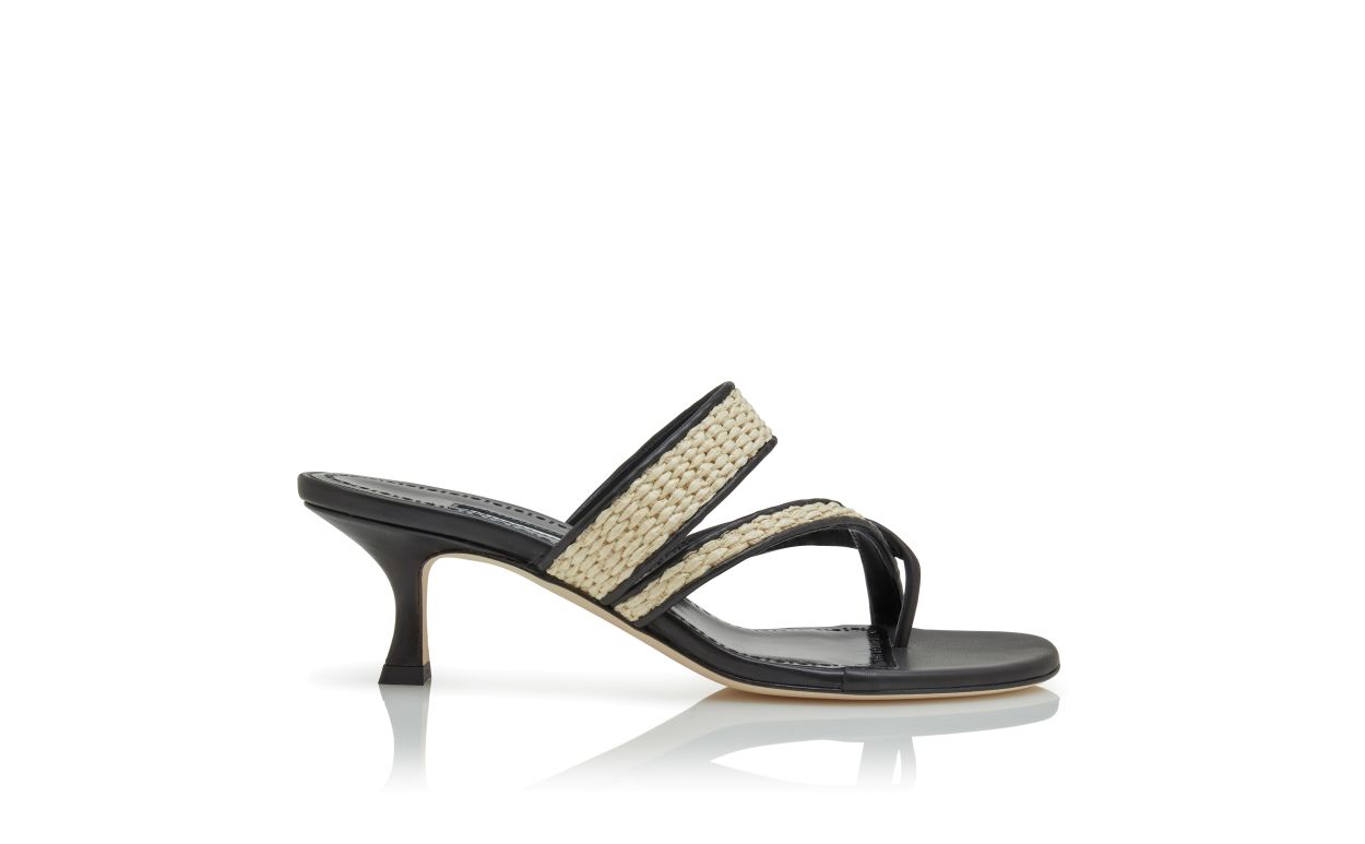 Schwarze und Beige Raffia-Sandalen