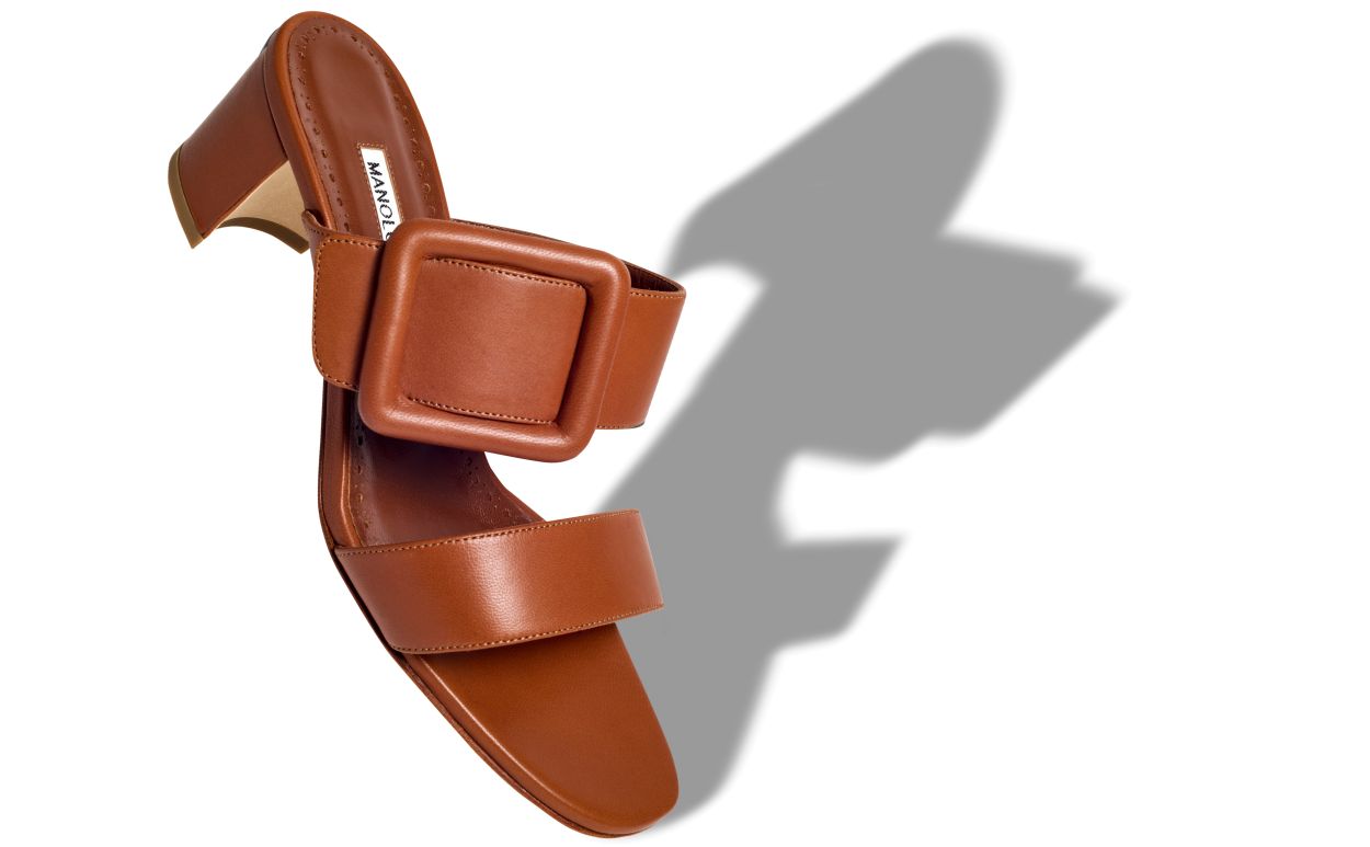 Braune Nappaleder-Laufschuhe mit offener Zehenöffnung