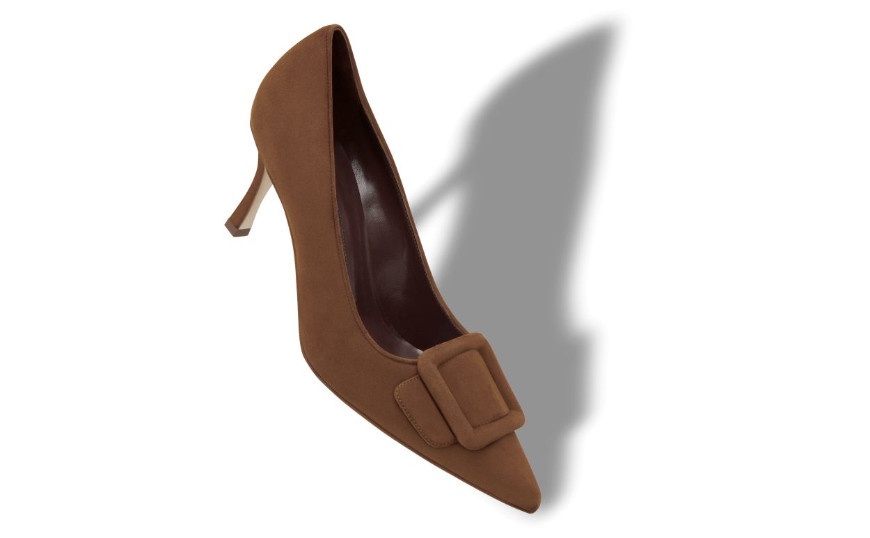 Braune Wildleder-Pumps mit Schnallen-Detail
