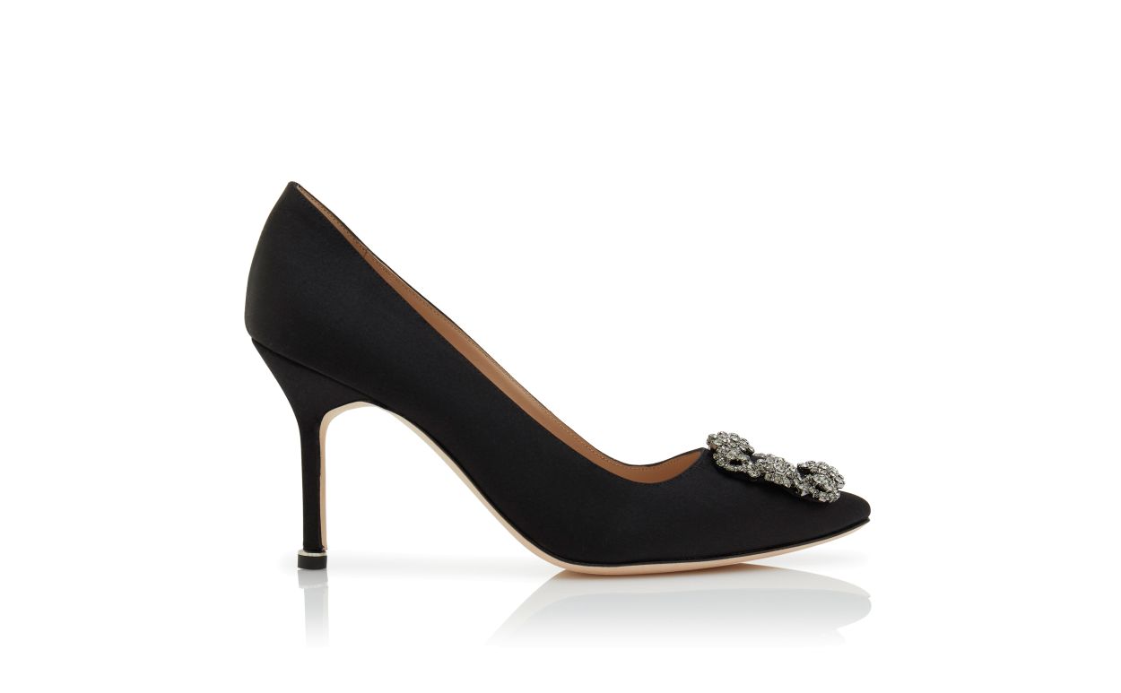 Schwarze Satin-Perlen-Schnürschuhe