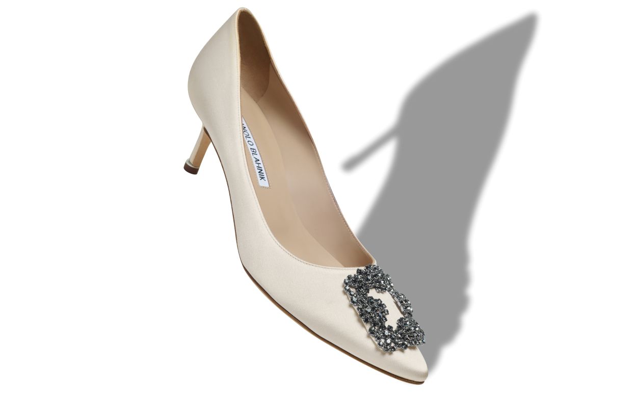 Weiße Satin-Perlen-Schnalle-Pumps
