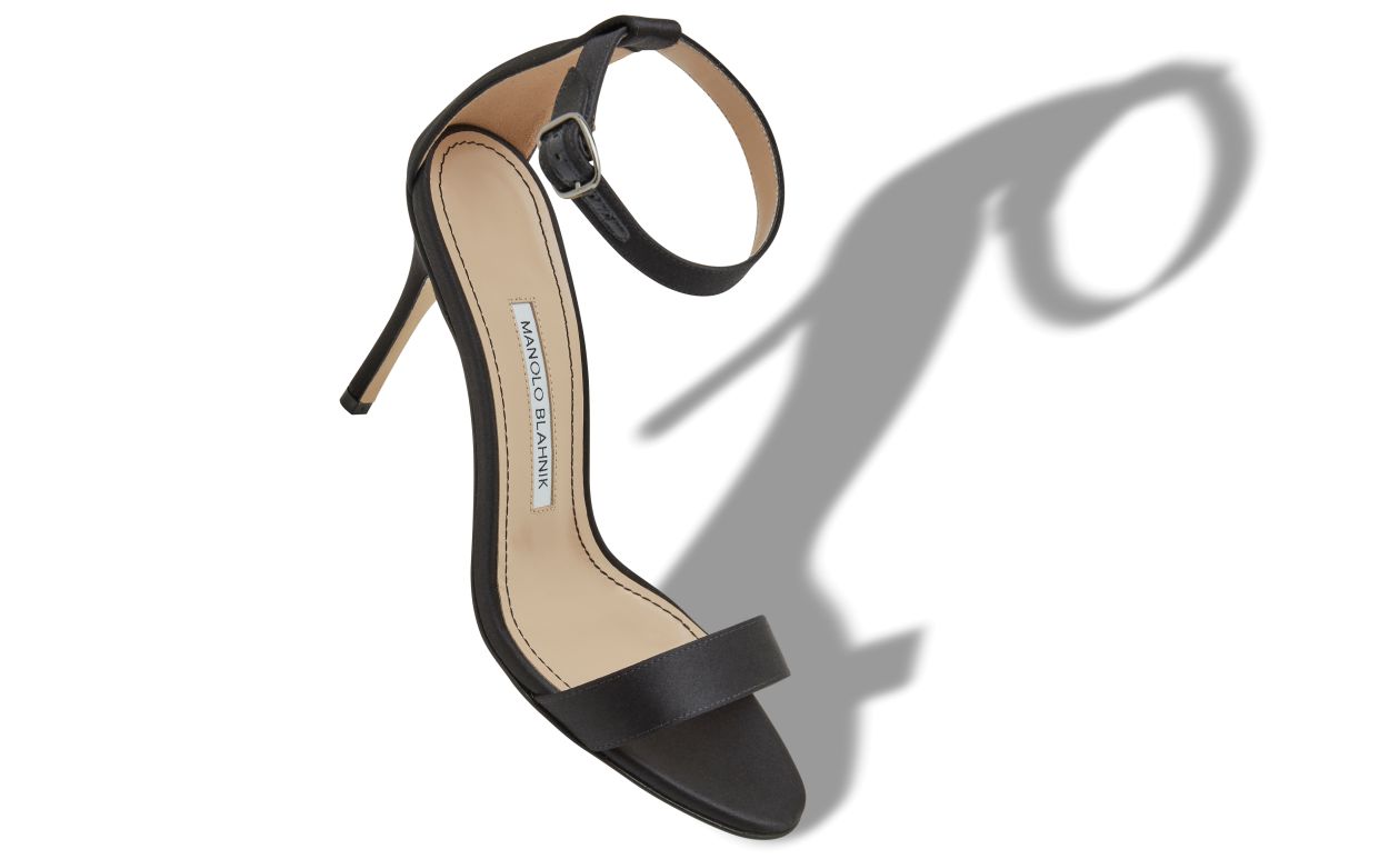 Schwarze Satin-Sandalen mit Knöchelriemen