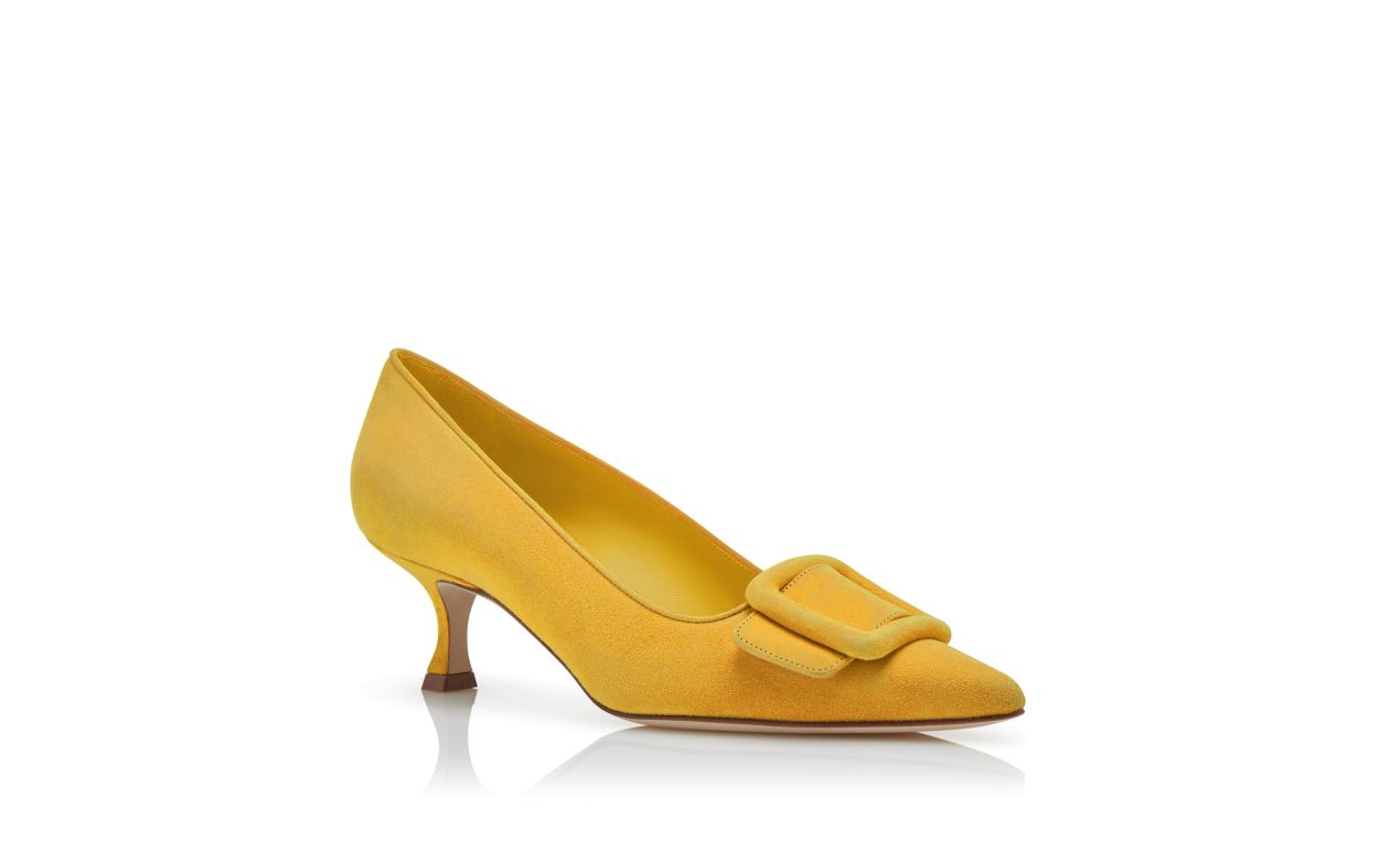 Gelbe Wildleder-Pumps mit Schnallen-Detail