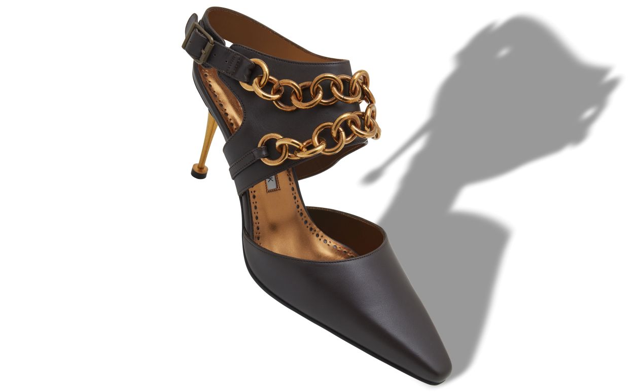 Dunkelbraune Kalbsleder-Pumps mit Knöchelriemen