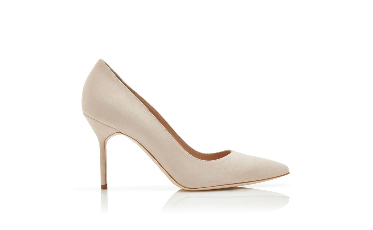 Leichtbeige Wildlederspitzen-Pumps