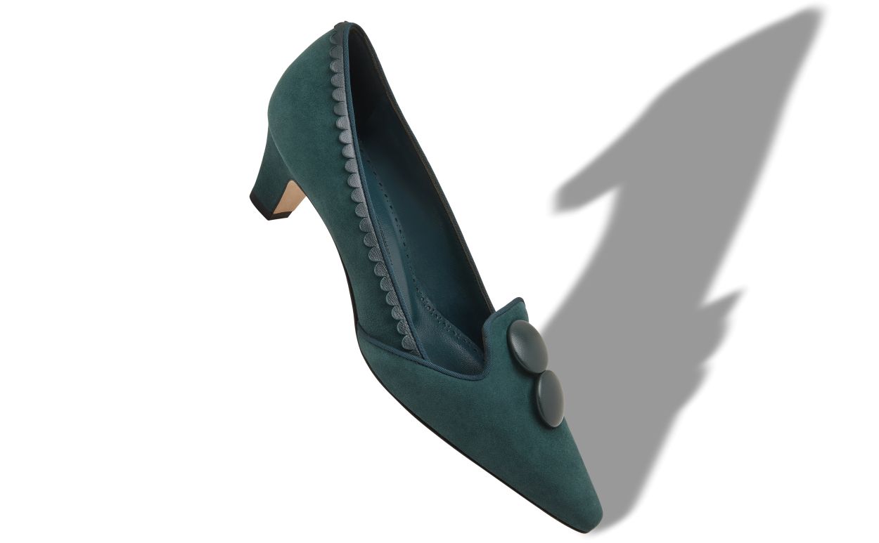 Dunkelgrüne Wildleder-Pumps mit Knopf-Detail