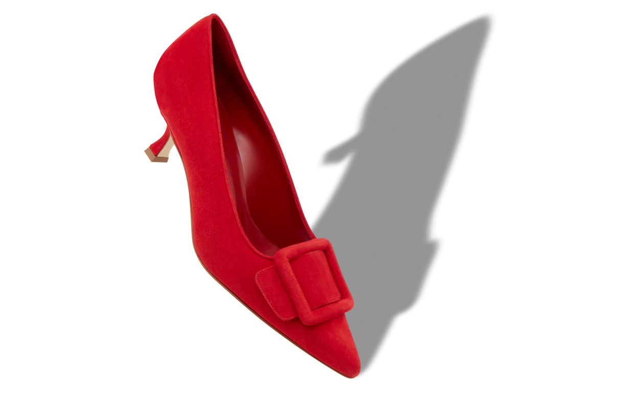 Rote Wildleder-Pumps mit Schnallen-Details